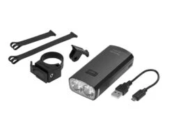 Eclairage Vélo Avant Giant Recon HL 1800 Lumens -Urban Vélo Soldes eclairage giant recon hl 1800 lumens batterie lithium ion rechargeable usb pack