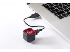 Eclairage Vélo Arrière Giant Recon TL 100 Lumens -Urban Vélo Soldes eclairage velo arriere giant recon tl 100 lumens usb rechargeable