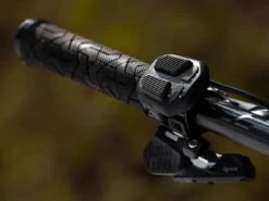 Giant - RideControl Ergo SG - Commande Au Guidon 7 Giant - RideControl Ergo SG - Commande Au Guidon -Urban Vélo Soldes giant ridecontrol ergo sg commande au guidon detail 2 3840x2160