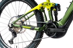 Velo VTT Electrique Giant Trance E+ 1 Pro S 625Wh Army T.M -Urban Vélo Soldes vtt vae giant trance e plus 1 pro s army 625wh 80nm 3